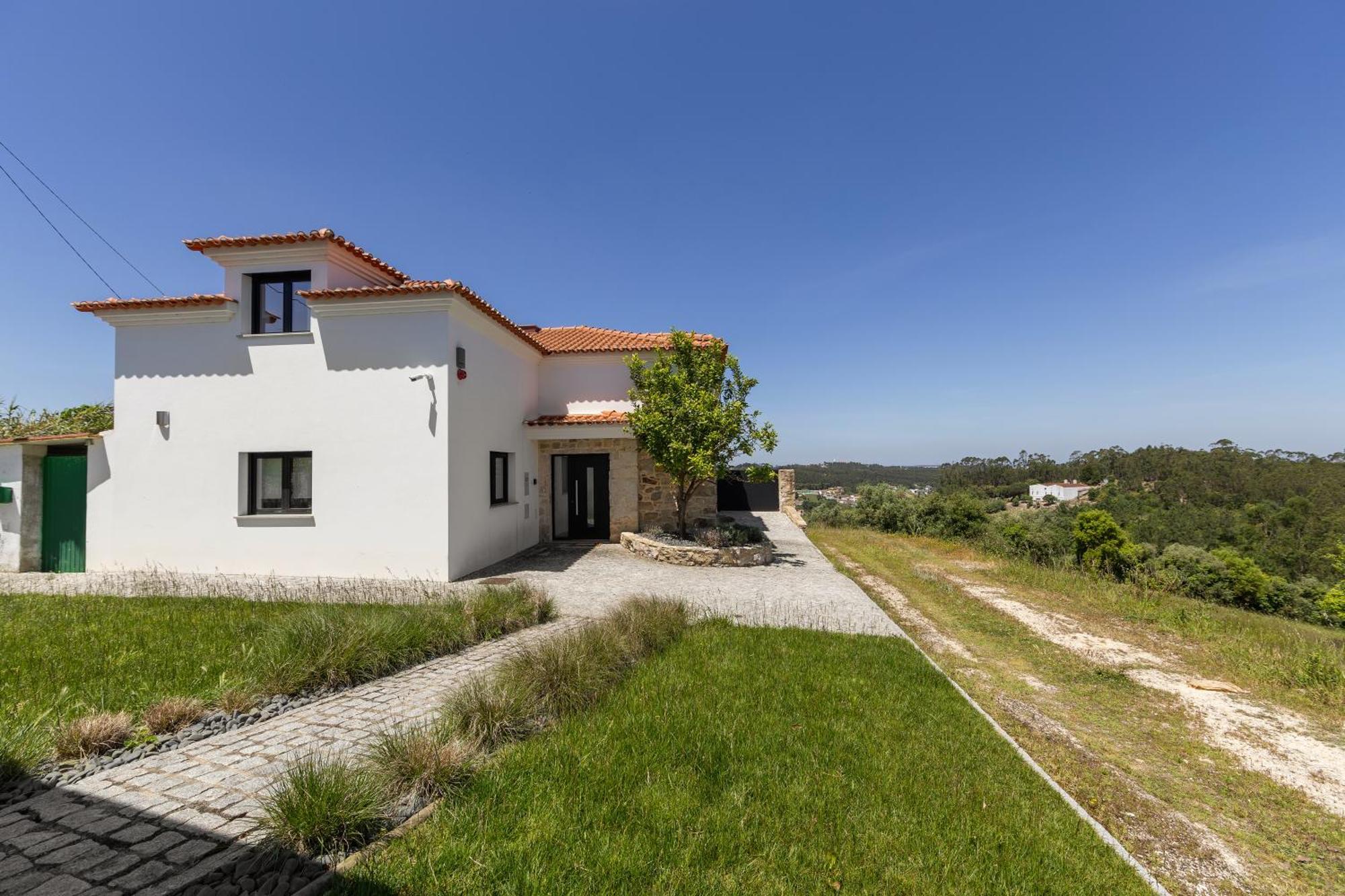 Lux House Villa *